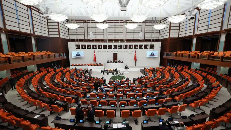 Türkiye Yeni Meclis Başkanı İçin Yarışa Gidiyor: Kılıçdaroğlu'nun Adaylığı Dikkat Çekiyor