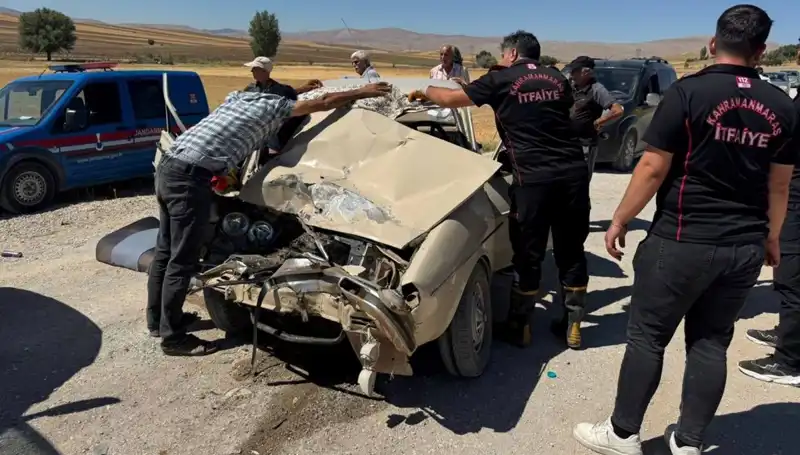 Kahramanmaraş'ta Kamyonet ve Otomobil Çarpıştı: Yaralılar Var!