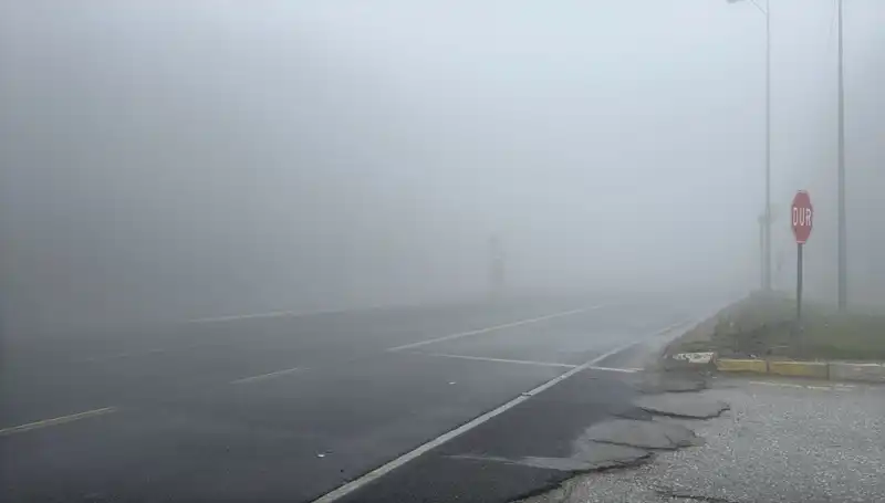 Bolu Dağı'ndaki Sis, Seyahat Edenleri Zorluklarla Karşılaştırıyor