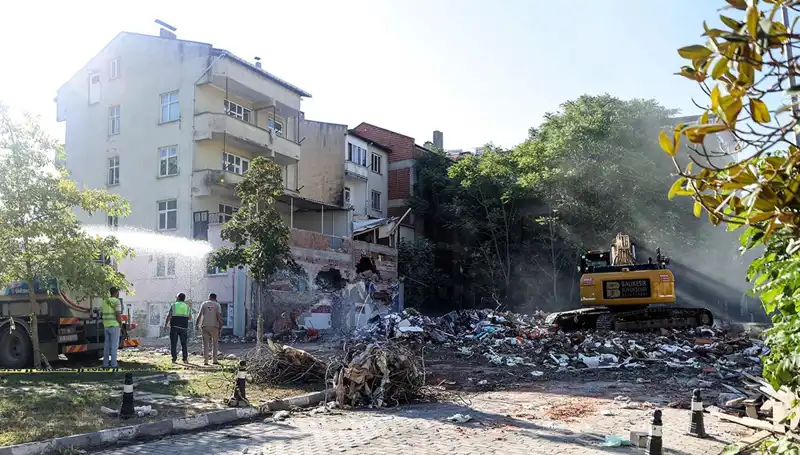 Sındırgı'da Deprem Artçıları Endişe Yaratıyor: En Yüksek 4.0 Şiddeti