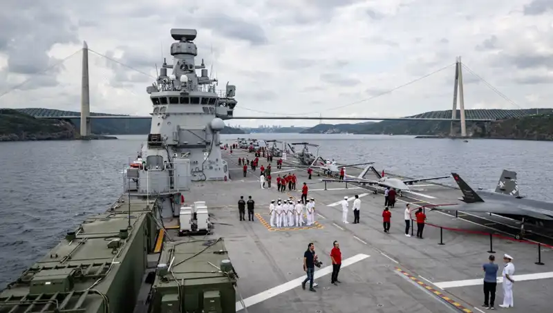 TCG Anadolu, Sarayburnu'ndan Göz Dolduran Bir Kalkışla Ayrıldı