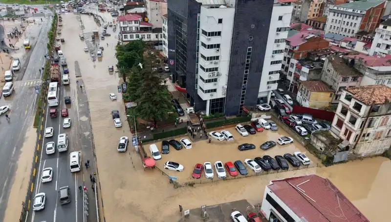 Trabzon'da Sel felaketi: Arama Kurtarma Çalışmaları Devam Ediyor