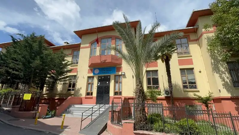 Depremden Etkilenen Okullar Boşaltıldı: Eğitim Süreci Tehdit Altında mı?