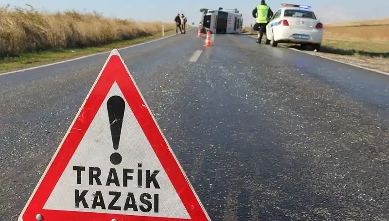Niğde'de Zincirleme Kaza: 16 Kişi Hastaneye Kaldırıldı