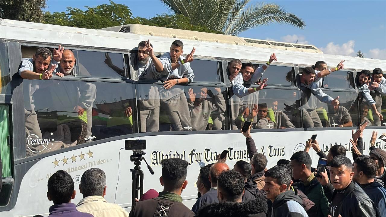 İsrail ile Hamas Arasında Gerçekleşen Rehine Takasında 183 Filistinli Özgürlüğüne Kavuştu