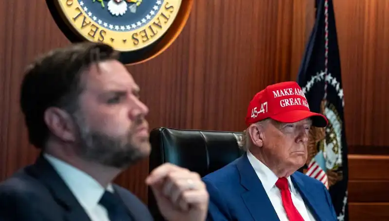Trump'a Yönelik Azil Tasarısı Reddi: Siyasi Sarsıntılar ve Gelecek Stratejileri