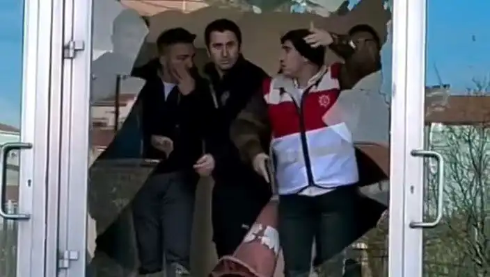 Maçta Gergin Anlar: Taraftarlar Arasında İnanılmaz Kavga!