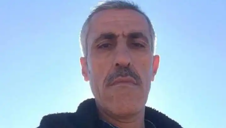 Gençlere Çime Basmamaları İçin Uyardı, Bıçaklı Saldırıya Uğradı