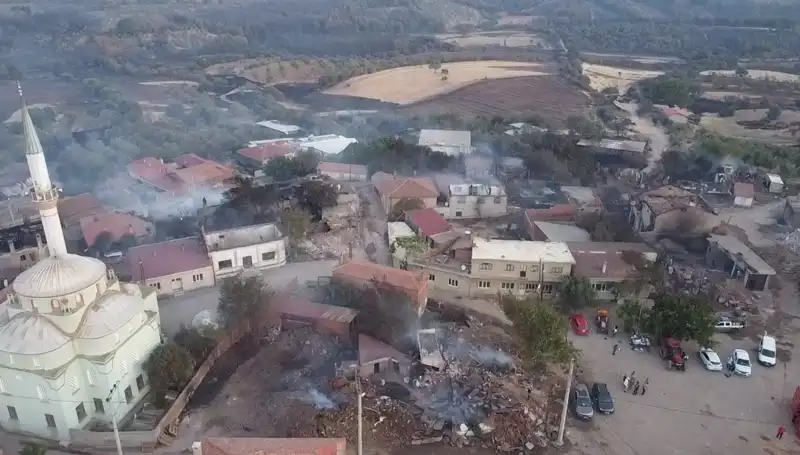 Çanakkale'de Yangın Felaketi! Ormanlık Alanlar Havadan Görüntülendi