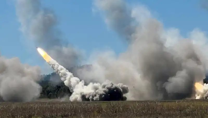 Avustralya'nın En Büyük Askeri Tatbikatında HIMARS Atışı: Bir İlk