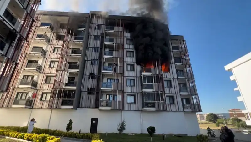 Çanakkale'de Sabaha Yangınla Uyananlar, Korku Dolu Anlar Yaşadı