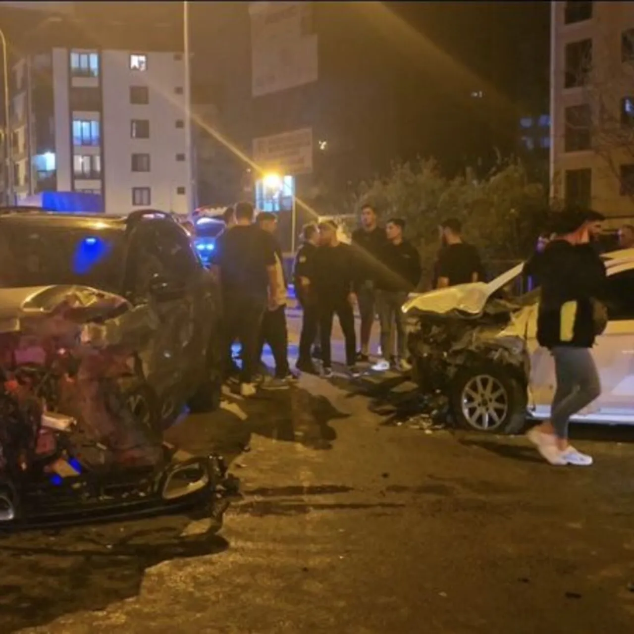Çekmeköy'de Zincirleme Kaza: 3 Kişi Yaralandı
