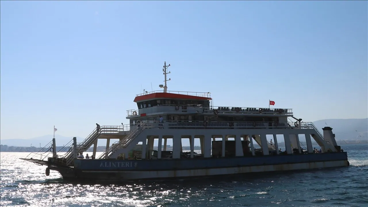 Gökçeada ve Bozcaada Feribot Seferlerinde İptal: Fırtına Nedeniyle Bazı Seferler Durduruldu