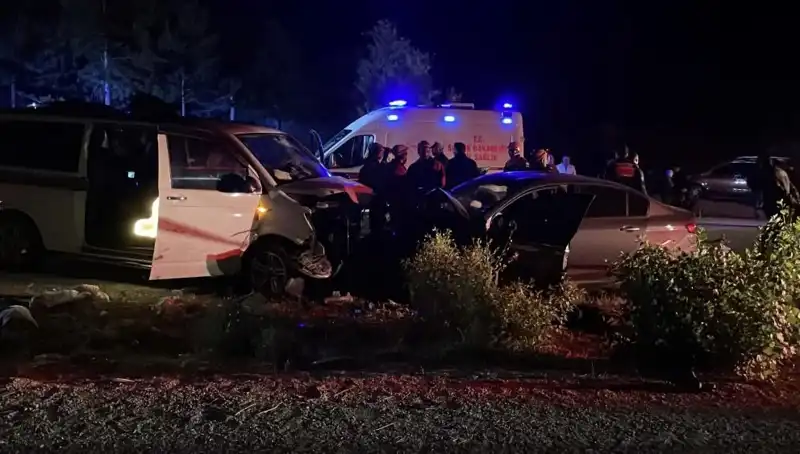 Ters Yön Faciasında Kafa Kafaya Çarpışma: Ölüler ve Yaralılar