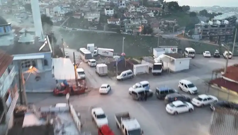 İzmir'de Şok Operasyon: 99 Farklı Noktada 133 Gözaltı Gerçekleşti!