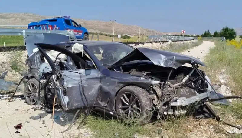 Sivas’ta Korkunç İki Trafik Kazası: 9 Yaralı!