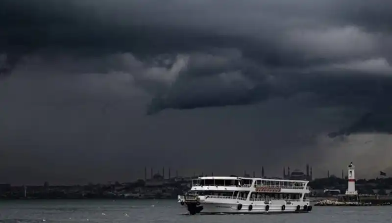 İstanbul ve Çevresinde Kuvvetli Sağanak Yağış Uyarısı Yapıldı