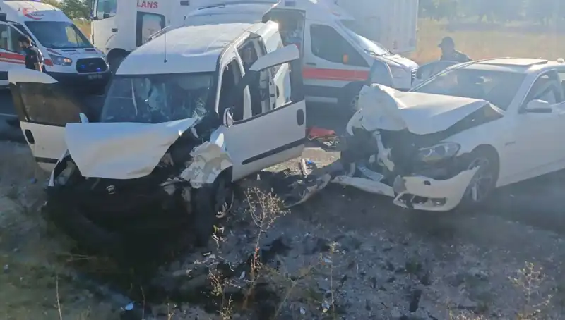 Nevşehir'de Feci Trafik Kazası: 14 Yaralı, Olayın Detayları Şok Etti!